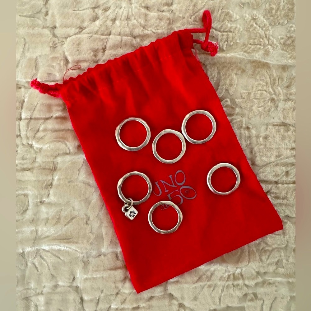 Uno de 50 Prisoner Rings